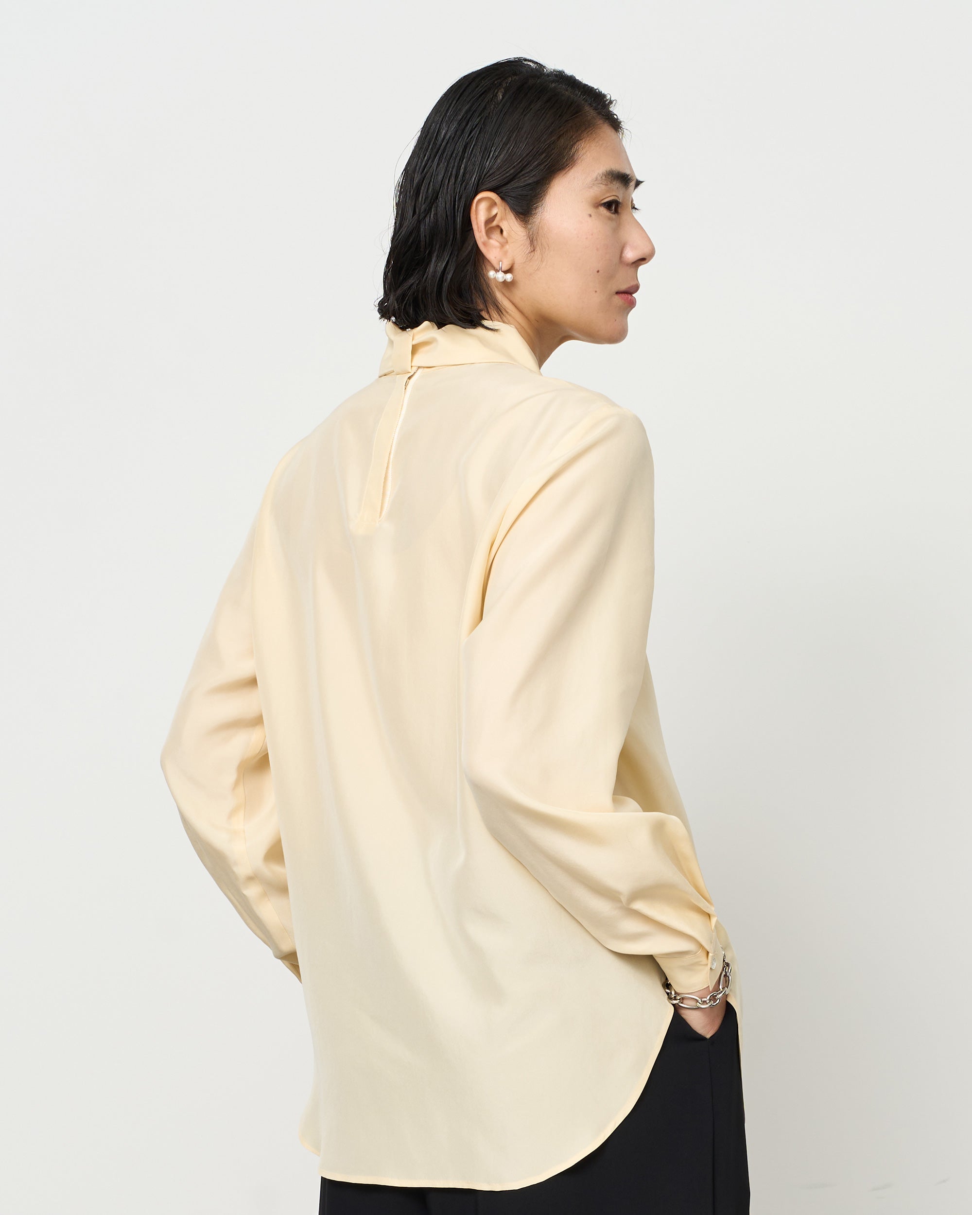 シルクボウタイブラウス - SOÉJU online store｜上質な大人の女性の