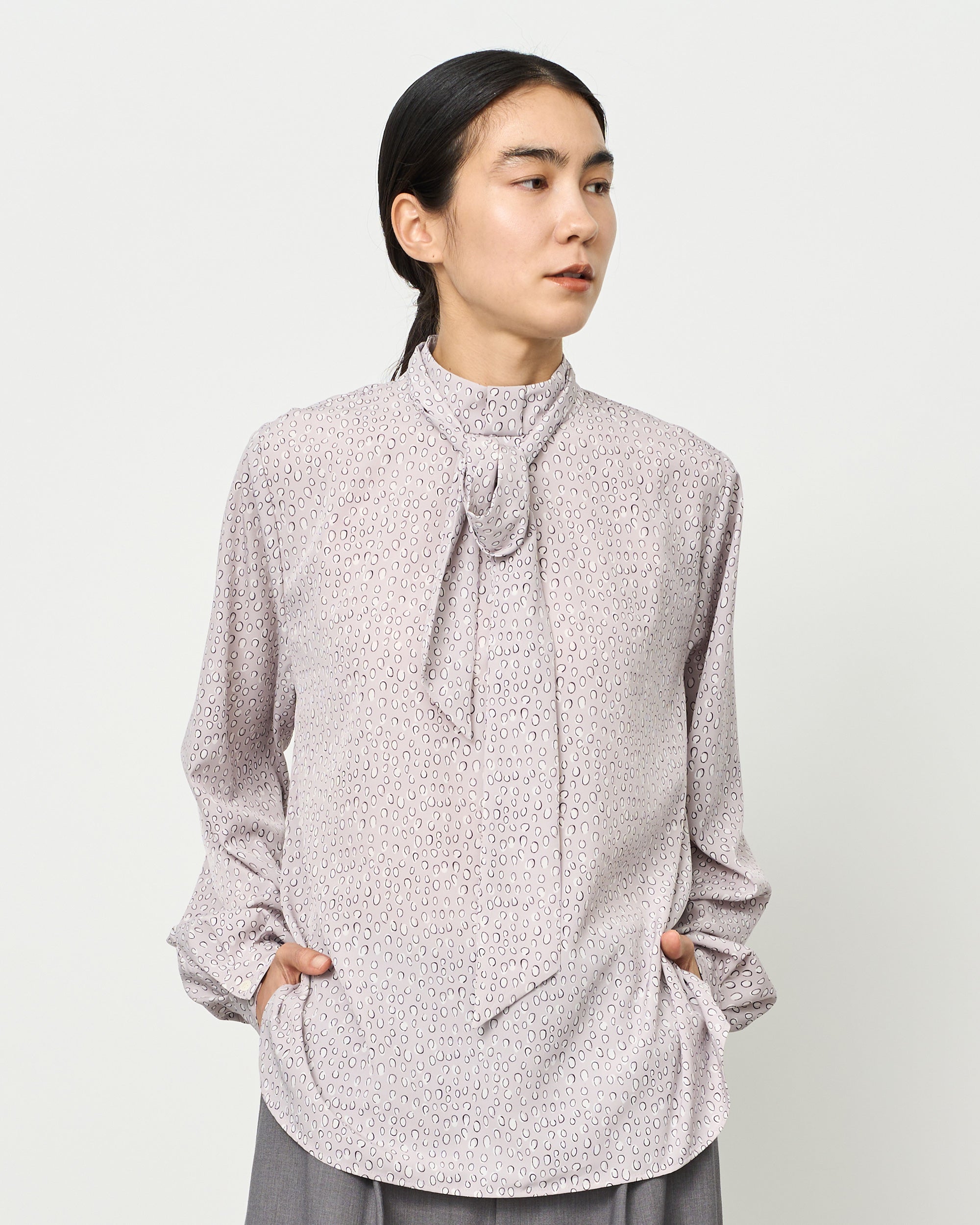 レオパード柄ボウタイブラウス - SOÉJU online store｜上質な大人の