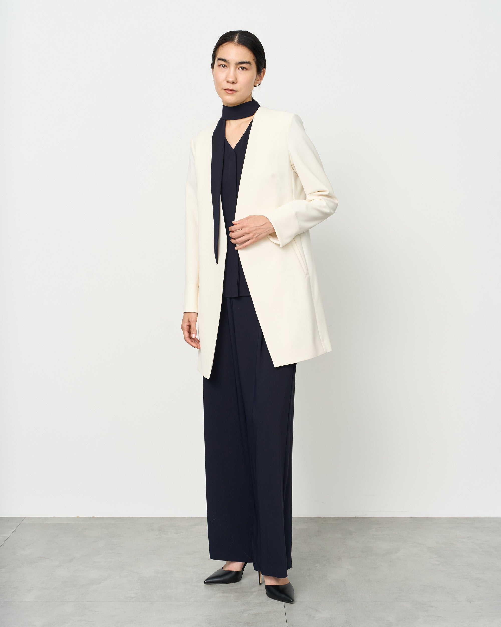 ストレッチファインロングノーカラージャケット - SOÉJU online store