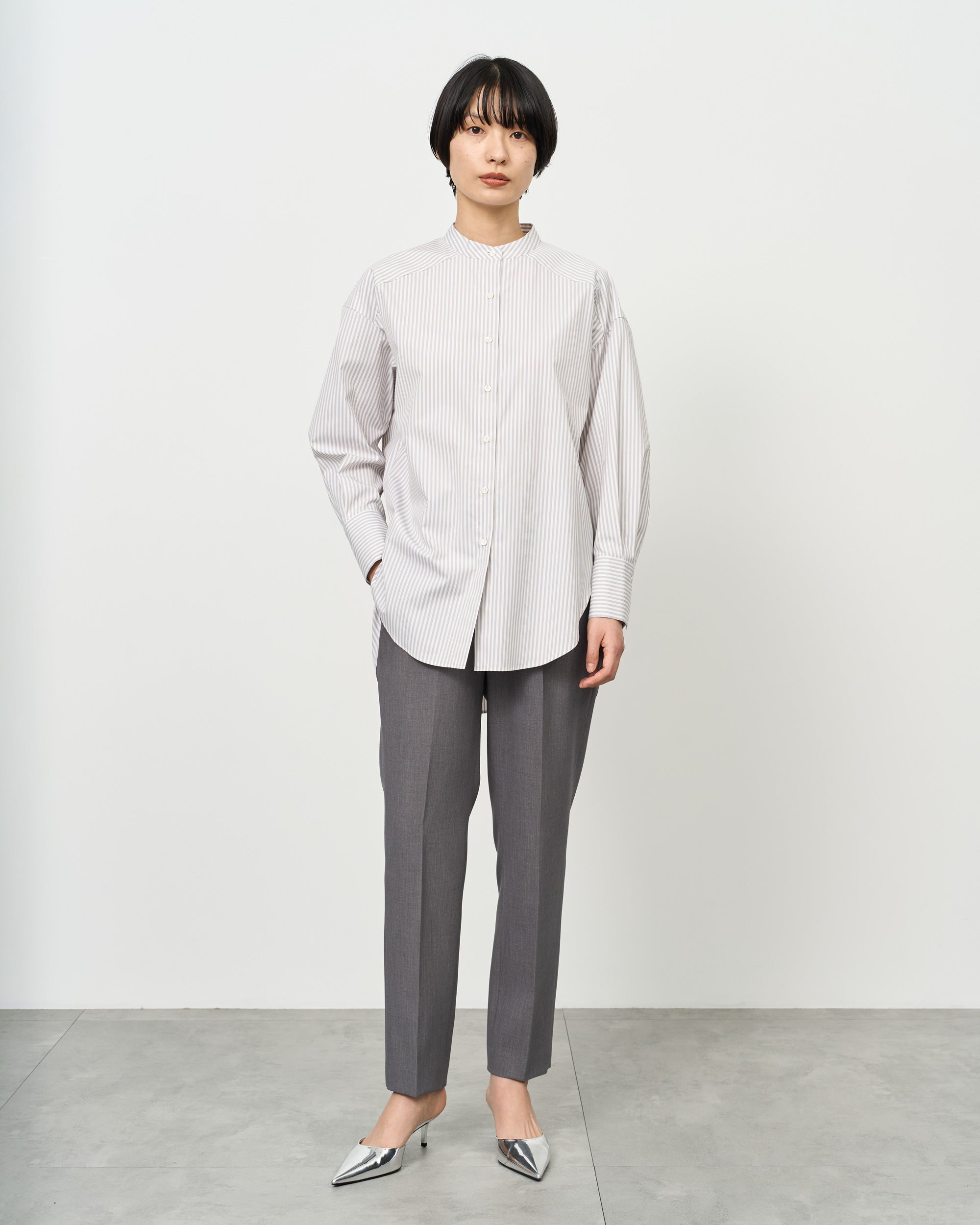 バンドカラーロングシャツ - SOÉJU online store｜上質な大人の女性の