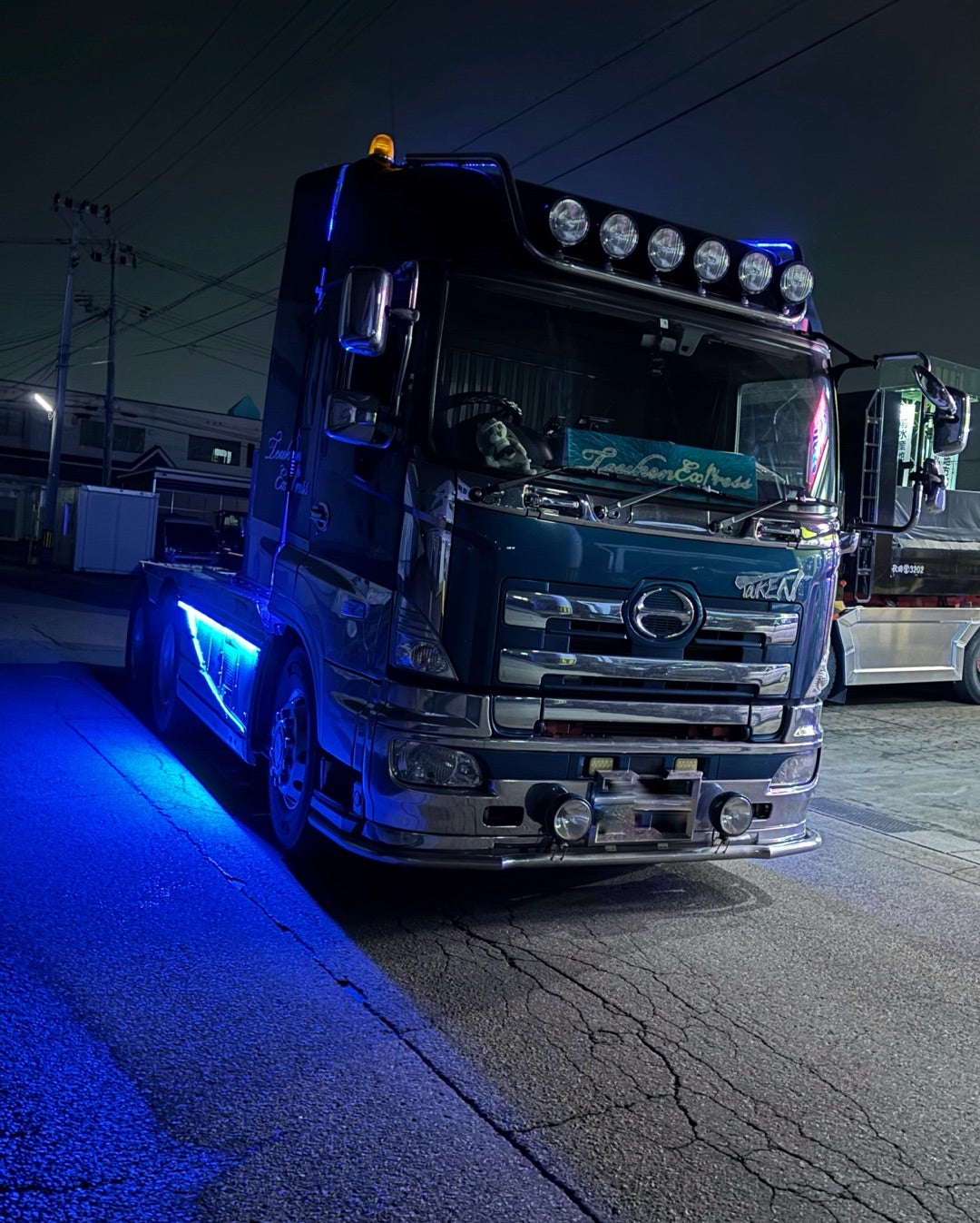 グランドプロフィアトレーラーヘッド | truckshop-kazariyaのブログ