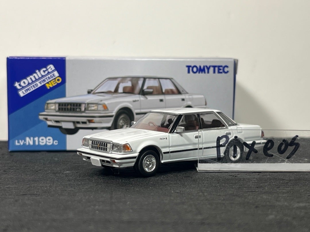 LV-N199c トヨタ クラウン ハードトップ 3.0ロイヤルサルーンG（白