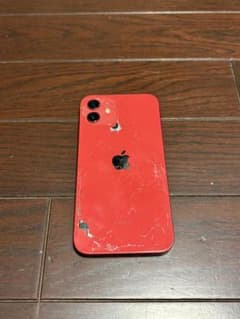 Apple iPhone 12 （赤） 背面にキズ等あり。 - メルカリ
