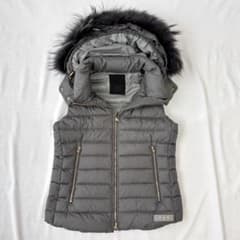 美品 タトラス ダウンベスト お洒落 上品コーデ ナイロン グレー 2