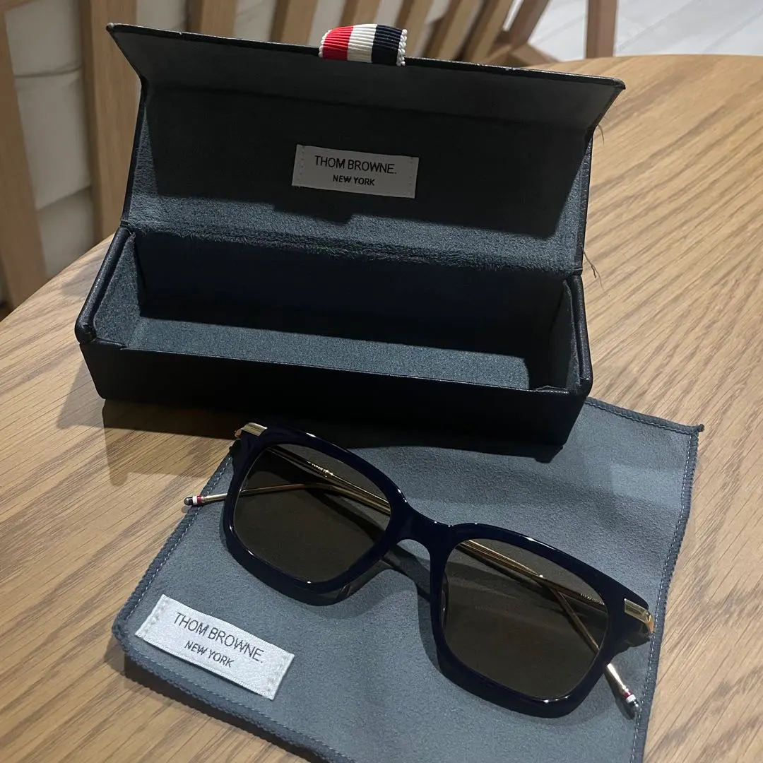 2026年最新】THOM BROWNE TB-701の人気アイテム - メルカリ