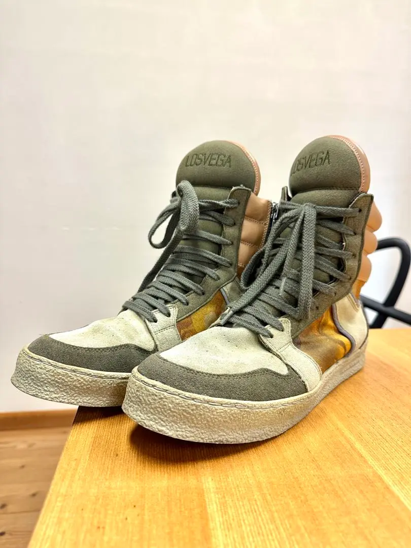 2026年最新】losvega スニーカーの人気アイテム - メルカリ