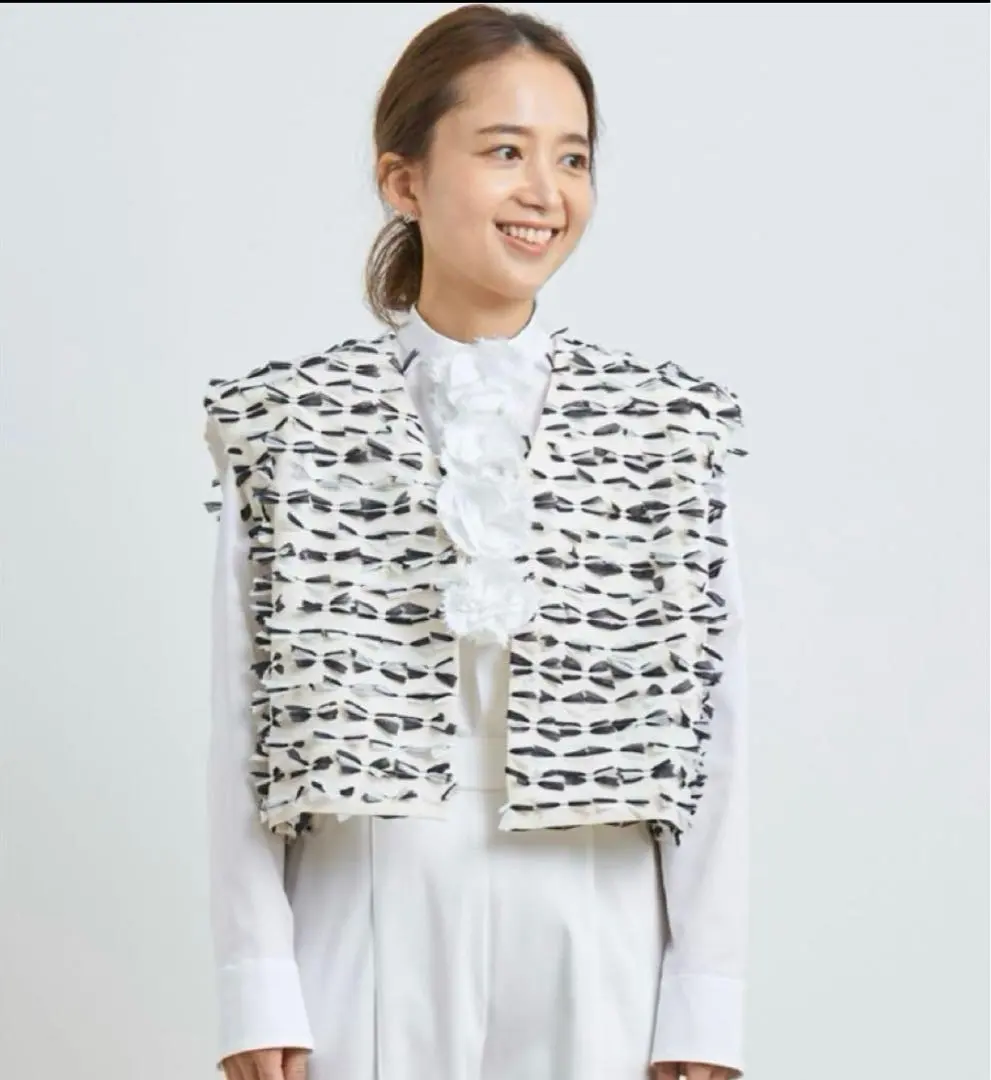 2026年最新】yori リボンショートジレの人気アイテム - メルカリ