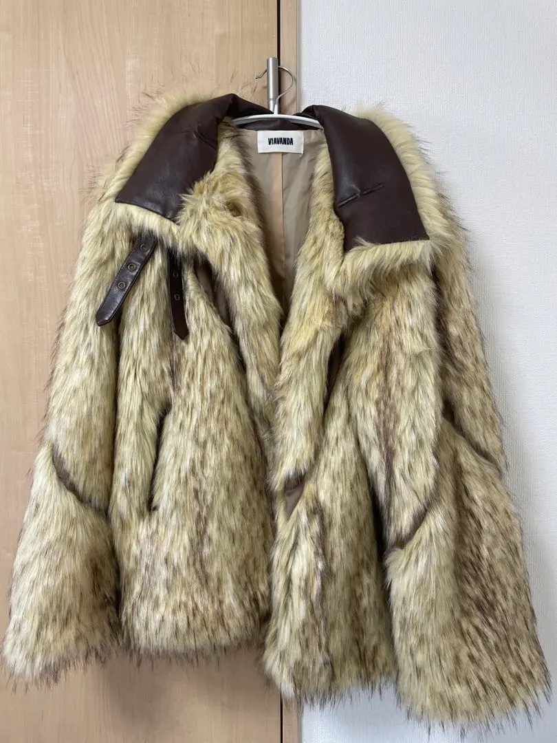 2026年最新】VIAVANDA 毛皮・ファーコートの人気アイテム - メルカリ