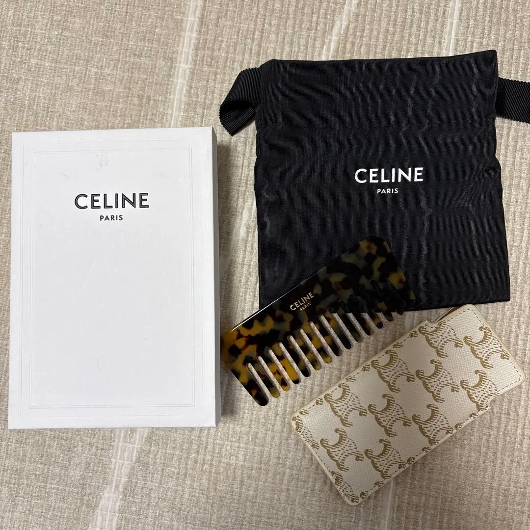 2026年最新】CELINE ヘアブラシ・コームの人気アイテム - メルカリ