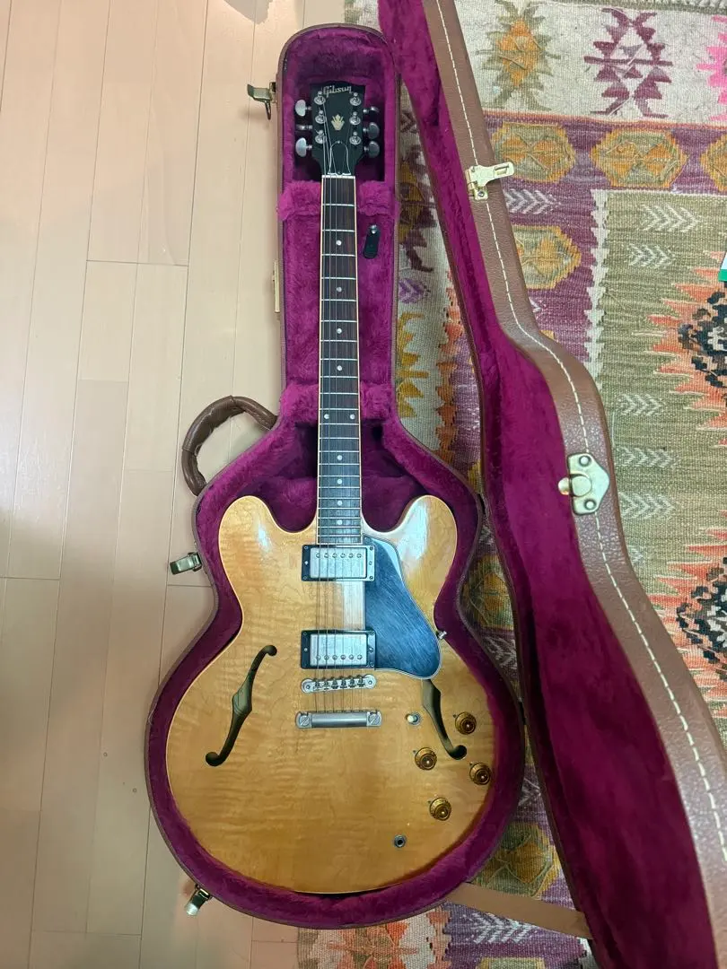 Gibson ES-335 Natural figured top 1／25截止‐ Mercari 日本最大二手