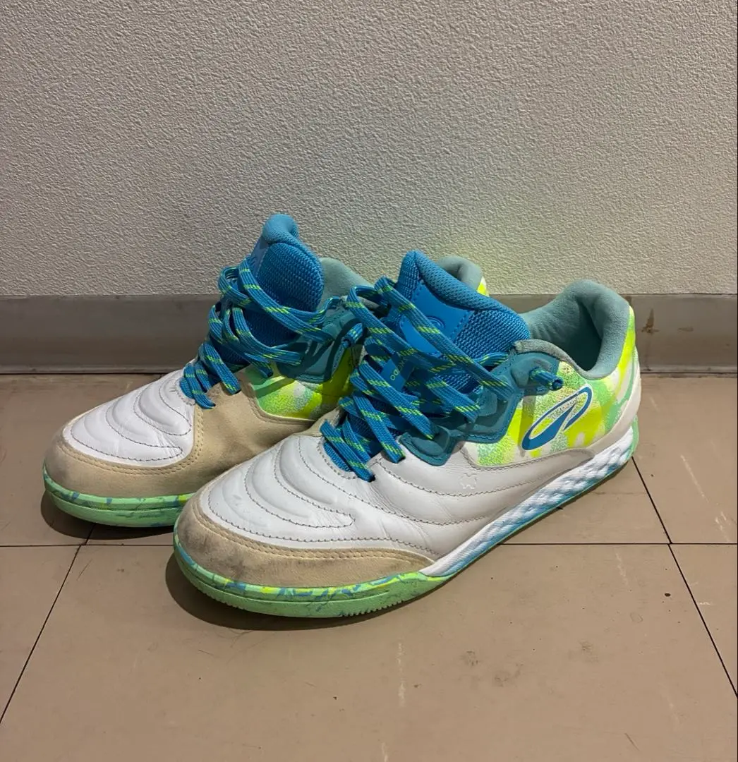 2026年最新】デカトロン フットサルシューズの人気アイテム - メルカリ