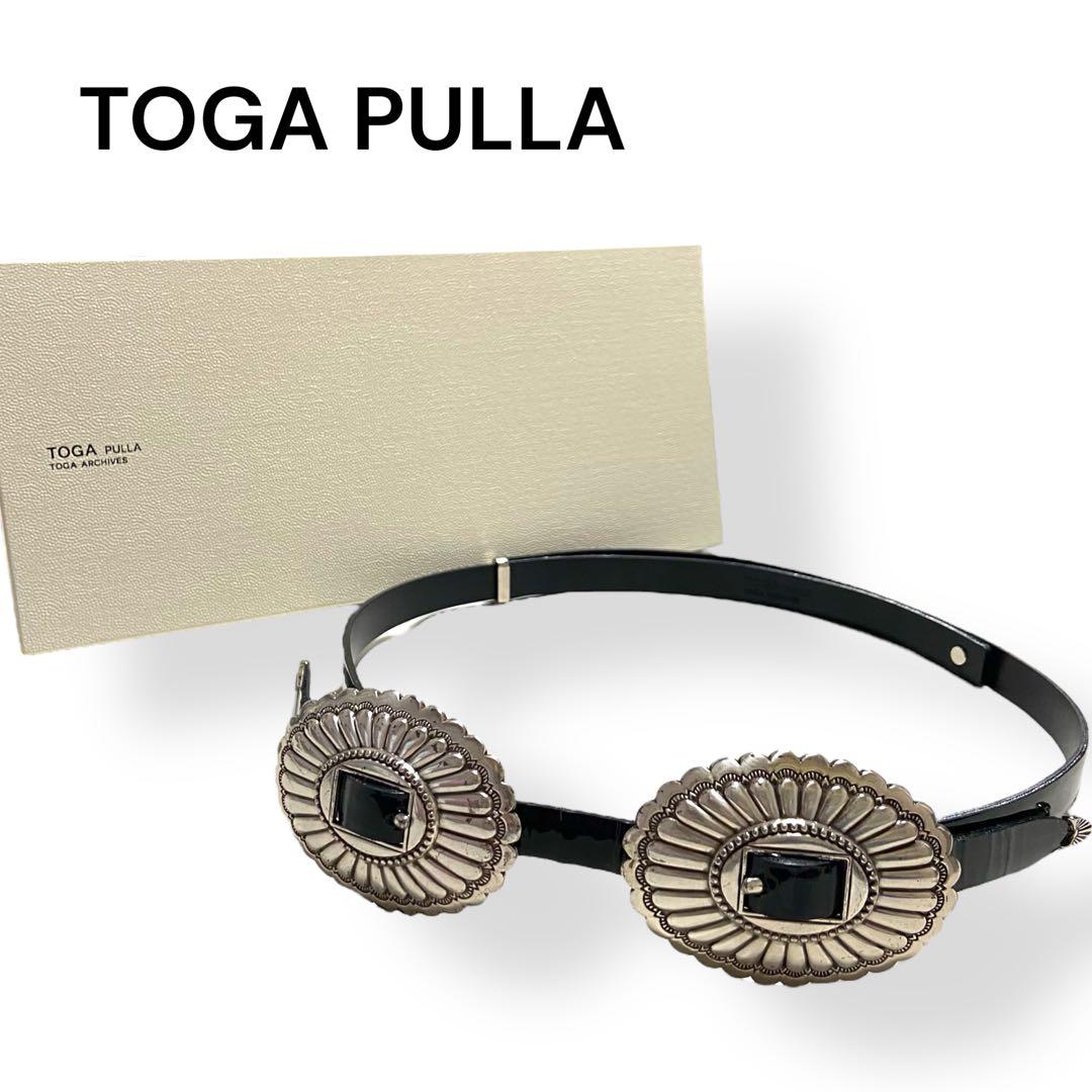 トーガプルラ★ダブルバックルベルト コンチョベルト 本革 レザー エナメル 黒 TOGA PULLA（トーガ プルラ）の「【TOGA PULLA(トーガプルラ)】Double