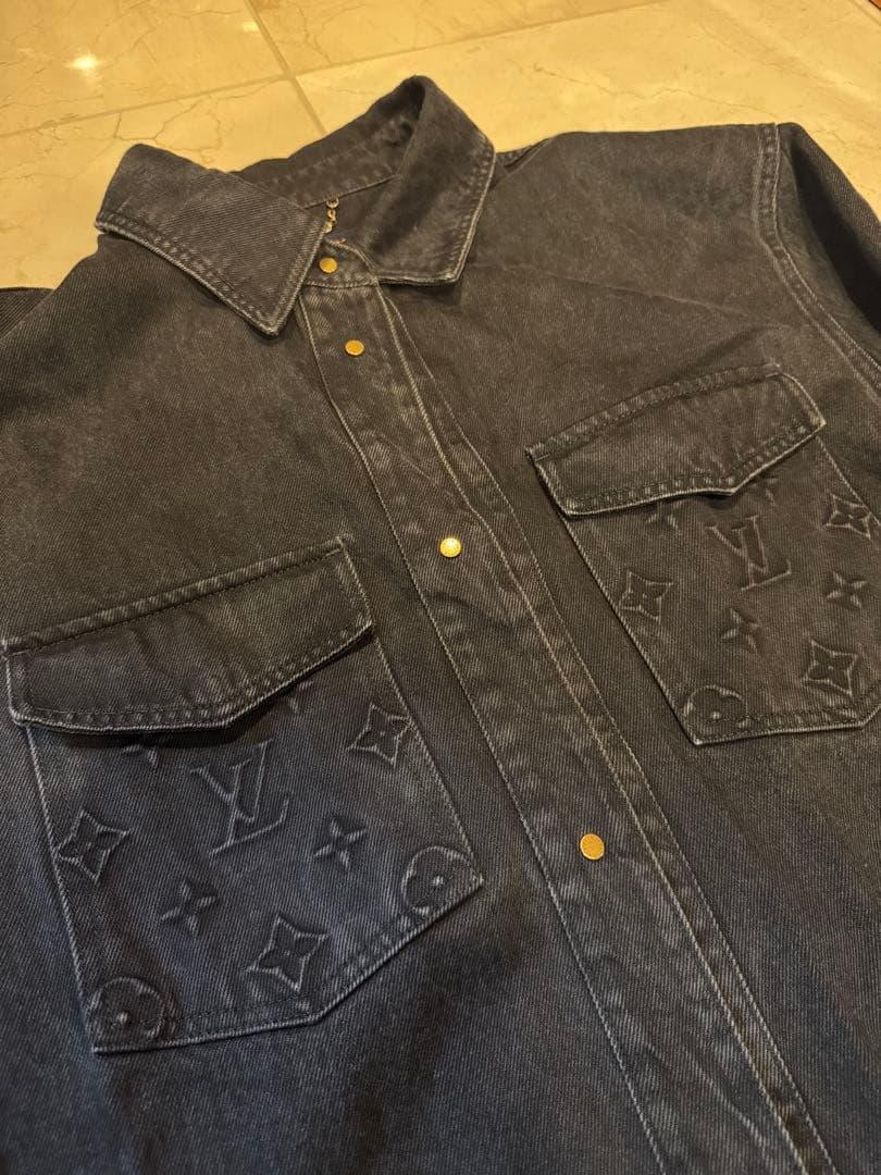 Louis Vuitton デニムオーバーシャツ　モノグラム エンボス org.jpg