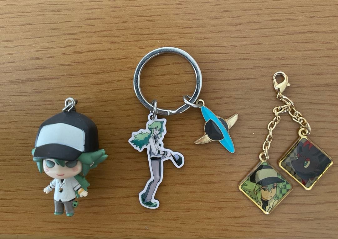 ポケモン N マスコット メタルキーホルダー セット Amazon.co.jp: ポケモンセンター限定 N メタルキーホルダー : おもちゃ