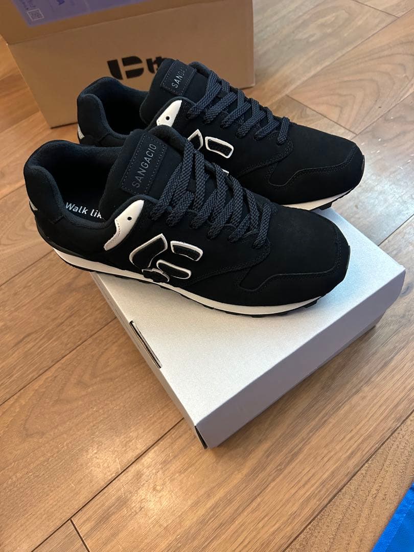 にゅ～ず『BLACK』LIMITED EDITION 26.0㎝ - メルカリ