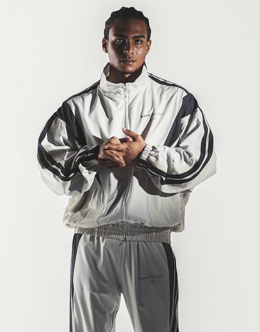 完売品】LYFTトラックジャケット上 S ホワイト - メルカリ