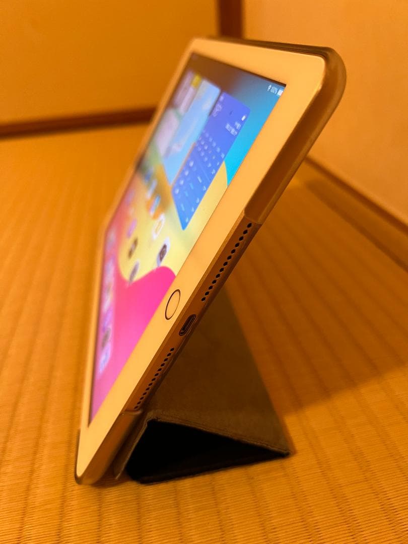 Apple iPad 第6世代 32GB ゴールド 本体 Wi-Fiモデル - メルカリ