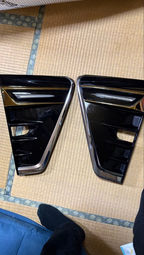 80系 後期 ヴォクシー シグネチャーイルミブレード フォグカバー付