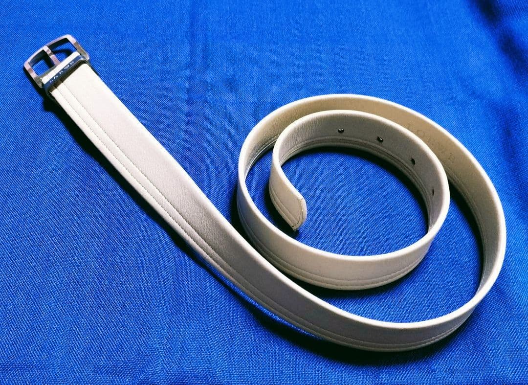 ✨特選品✨《LOEWE》✨ホワイト本革ベルト シルバーバックル 白ステッチベルト