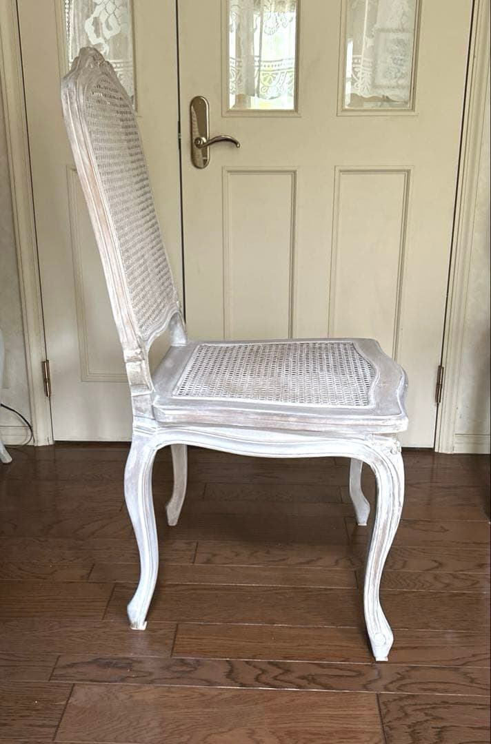 バラのレリーフフランスアンティーク調ラタンホワイトチェアシャビー