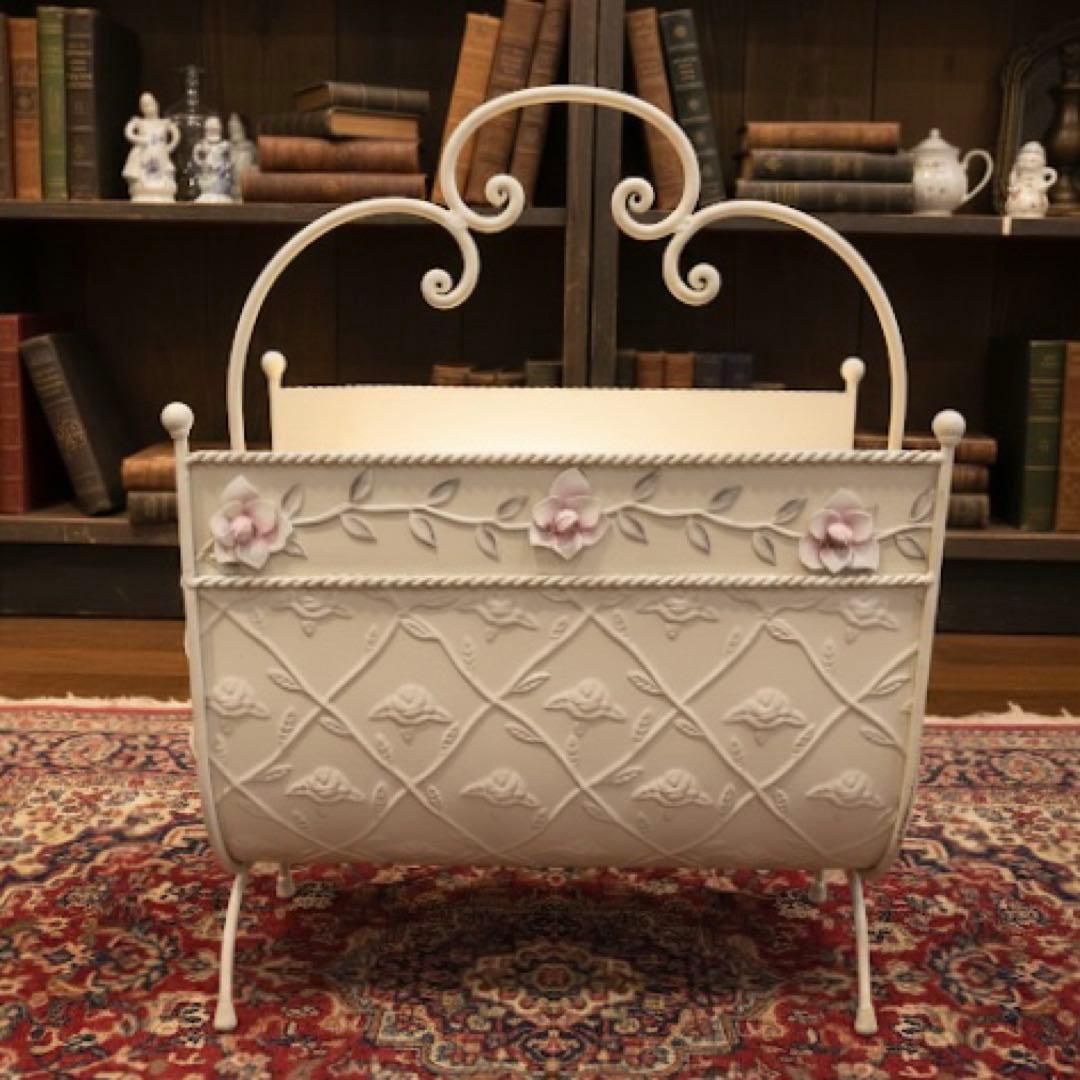 湯布院アンティーク イタリア ロココ調 ブックスタンド アイアン家具