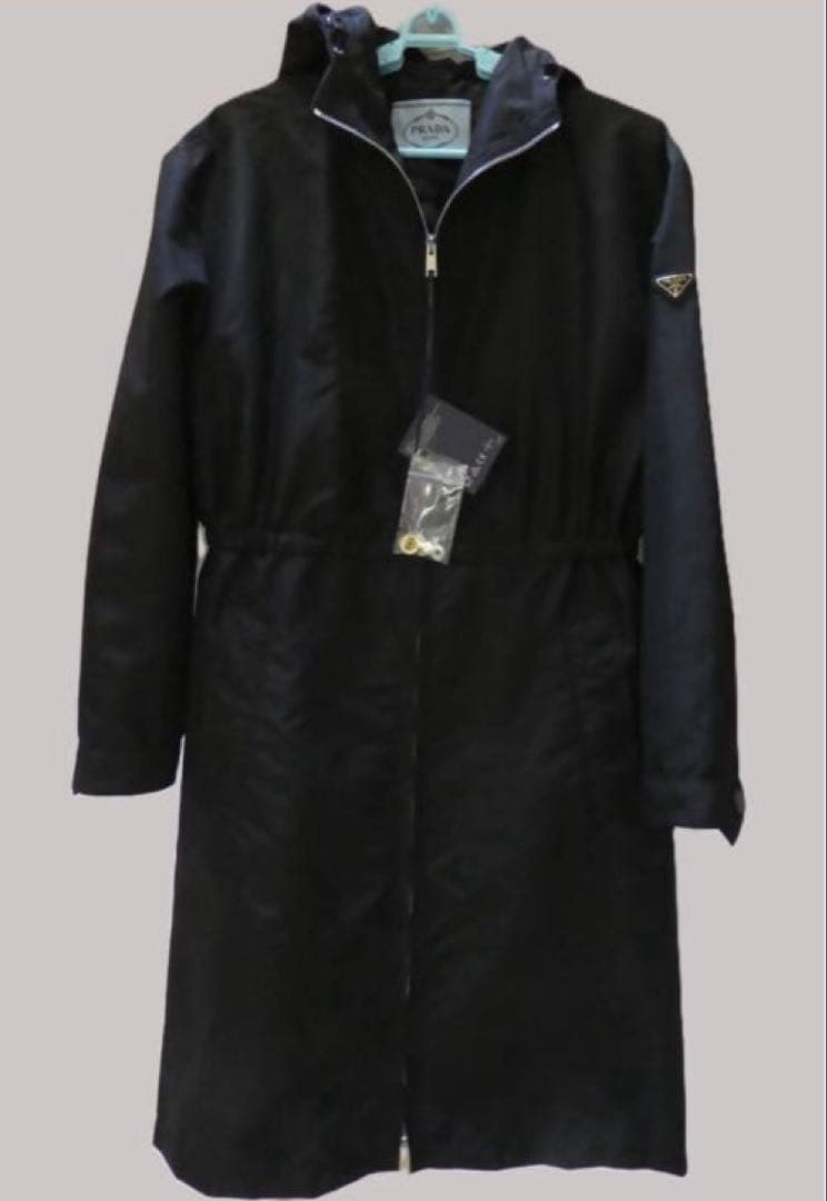 KARINさま専用 新品 未使用 PRADA プラダ ナイロンコート - メルカリ