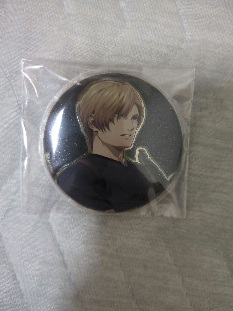 CAPCOM 大カプコン展メタル 缶バッジ レオン・S・ケネディ バイオ