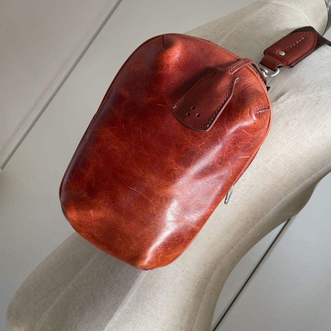 アニアリ aniary タートルボディバッグ 中古 小型スクエア レッド