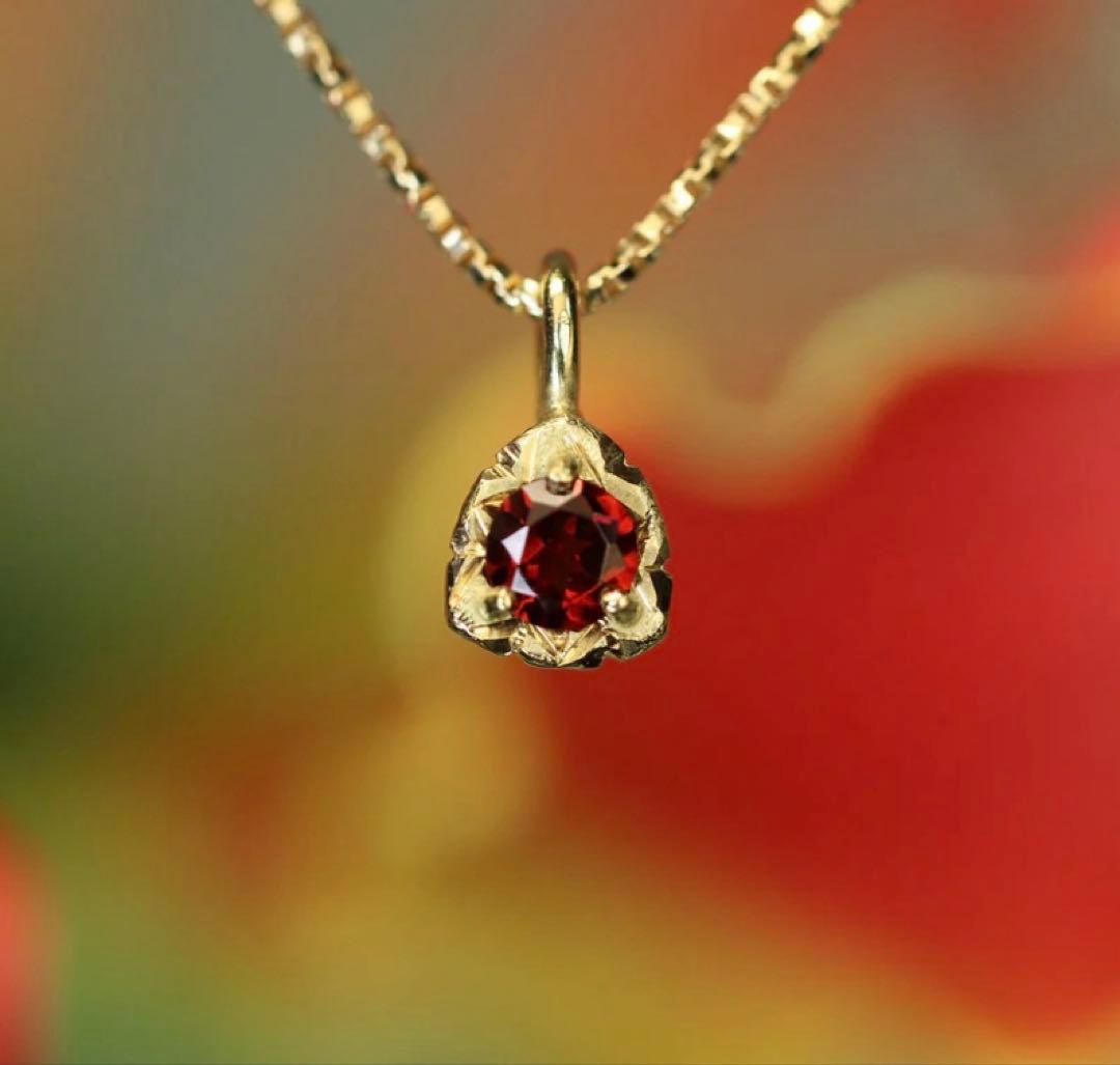 【定価の半額にしました】クアラントット18KYG ガーネット　ネックレスチャーム K18 ガーネット＆ダイヤモンドのネックレス ~Ello Lilas~ 1月誕生石