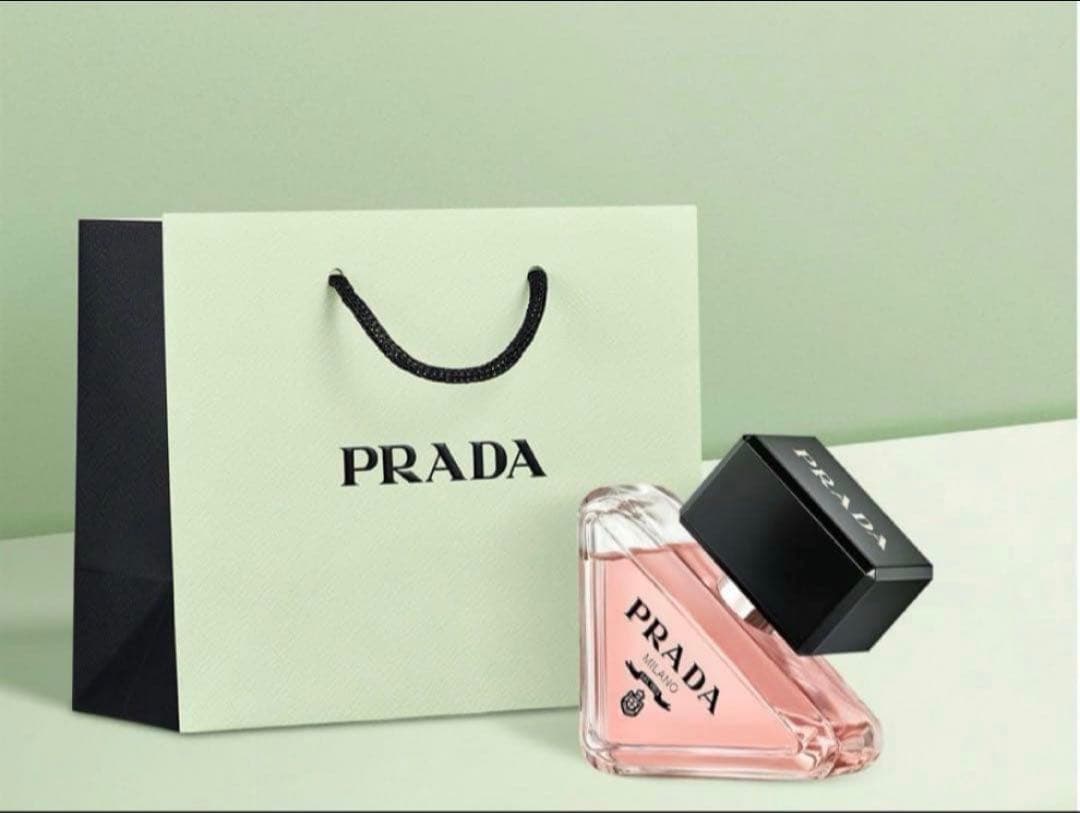 プラダ パラドックス オーデパルファム 30mLフローラル&アンバーの香り˚✧₊ パラドックス オーデパルファム / プラダ ビューティ(香水, 香水・ヘア