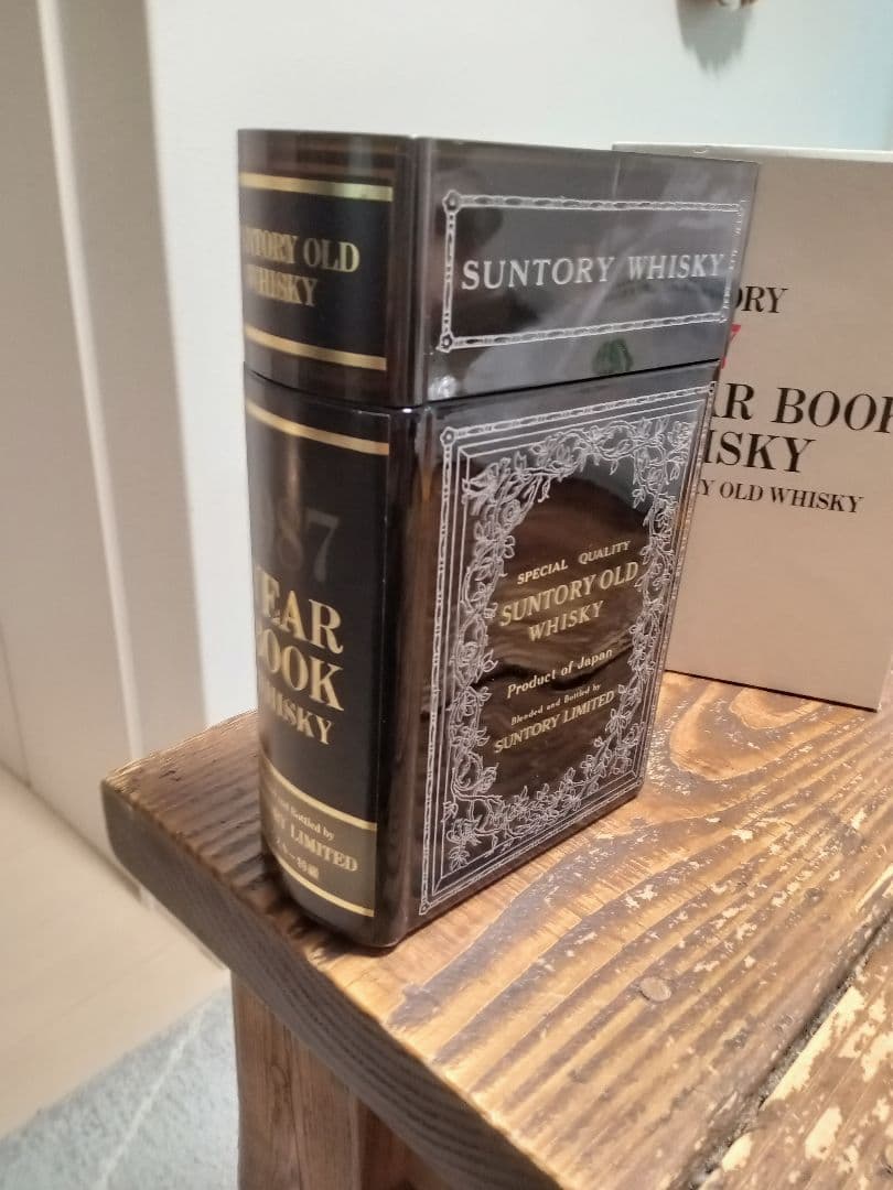 サントリー オールド 特級 ブック型ボトル 660ml 未開栓 カバー付
