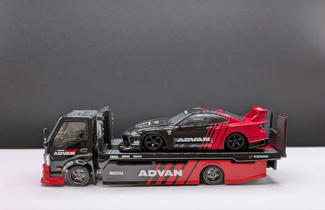 1/64 TimeMicro H300＆LB S15 シルビア Time Micro 1/64 Nissan Silvia S15 LBWK Licensed : r/Diecast