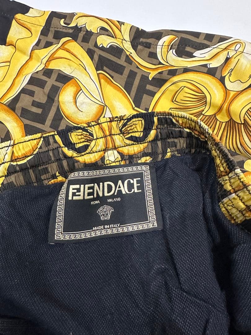 FENDACE FENDI× VERSACE水着 サイズ50 ゴールドバロック - メルカリ