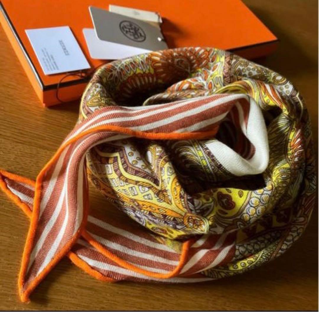 美品HERMESロサンジュ菱形ペイズリースカーフカシミアシルクオレンジ黄