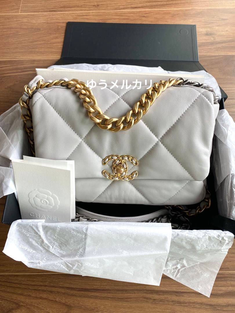 最終値下げ！新品同様 シャネル マトラッセ ショルダーバッグ19