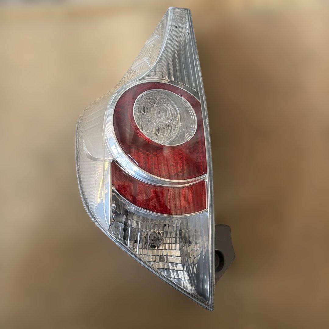 トヨタアクア NHP10 純正 左テールランプ LED テールランプ 純正タイプ アクア NHP10系 後期仕様 レッド クリア