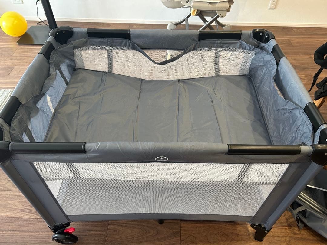 折りたたみ式グレーのベビーベッド - メルカリ