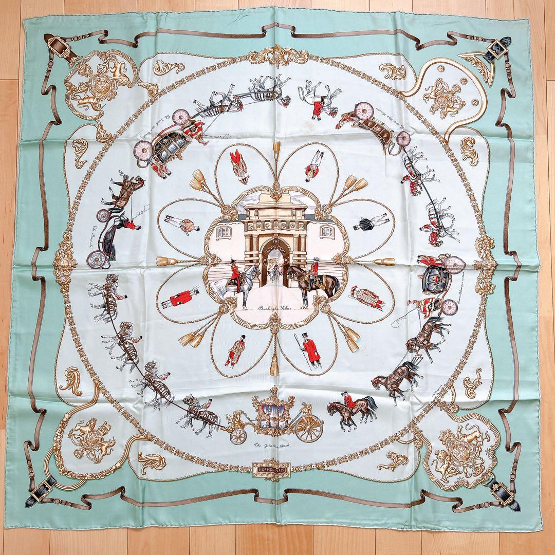 エルメス カレ90・THE  MEWS(王室の馬小屋)ライトグリーン エルメス カレ90・THE ROYAL MEWS(王室の馬小屋)ライトグリーン - メルカリ