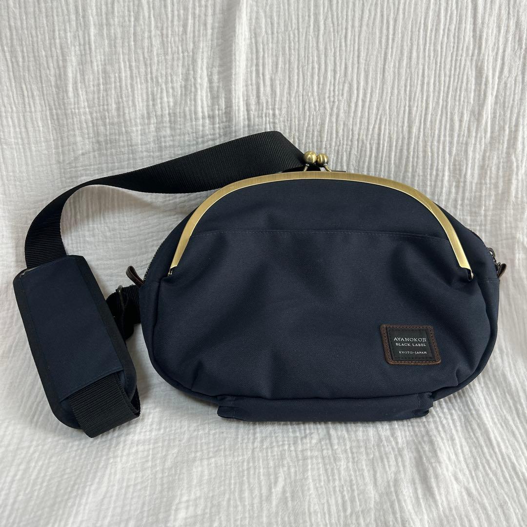 美品】AYANOKOJI がま口ポシェット型 ボディバッグ ネイビー - メルカリ