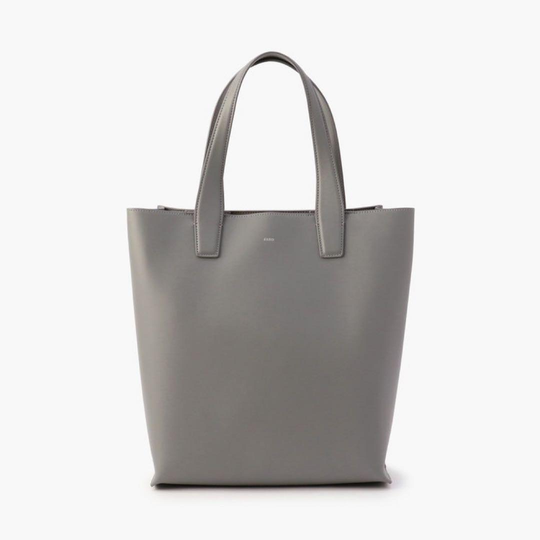 ラ*ビ様 FARO グレー レザー トート Calma Tote TalI Ne - メルカリ