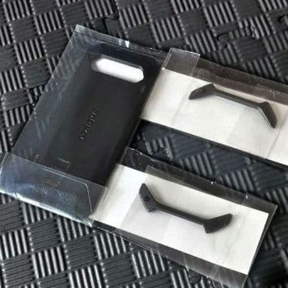 TORQUE 5G　KYG01　BLACK　　背面カバー 1個　正面カバー 2個 背面カバー／ブラック（KYG01TKA）/KYOCERA（京セラ）| au Online Shop