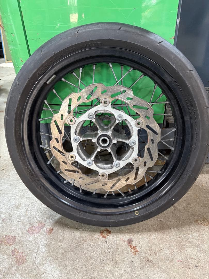 バイクタイヤ　ホイール付き　120/70 R17 M/C 車種不明 バイク タイヤ 120/70zr17」の人気商品一覧 | 安い商品を通販サイト