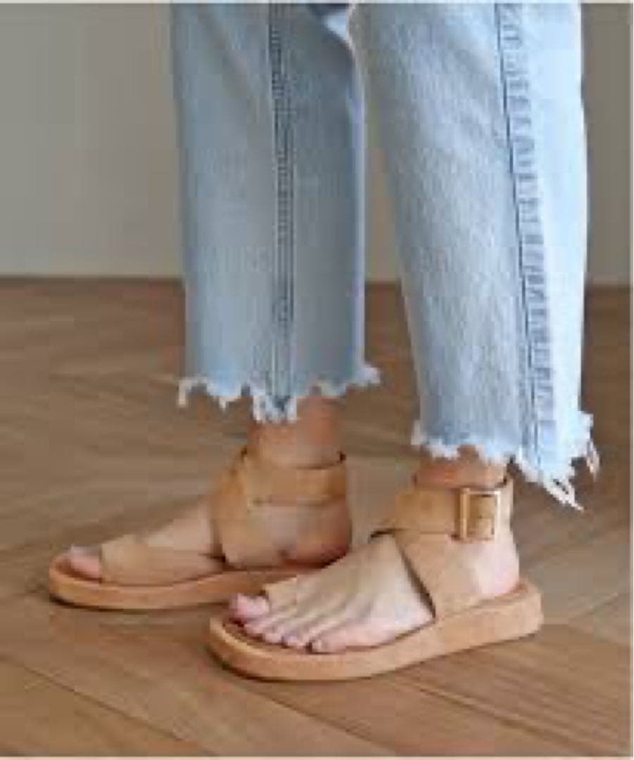 美品！アパルトモン ジア ボルギーニ】 SUEDE ANKLE STRAP - メルカリ