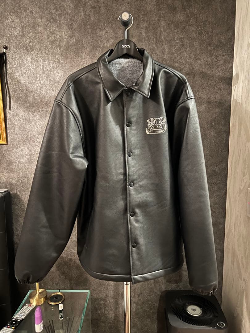 新品　ROLLER FAKE LEATHER COACH JACKET サイズL 再販商品＞ROLLER FAKE LEATHER COACH JACKET < Re-released &gt