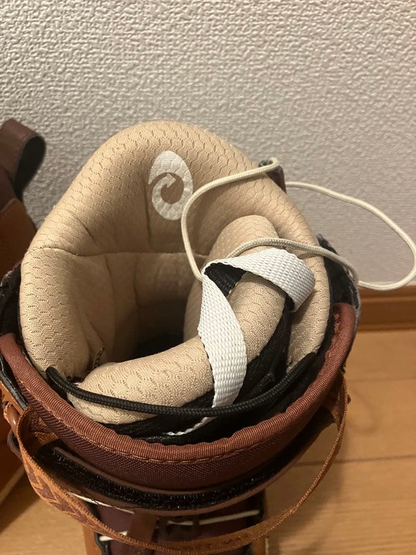 DEELUXE ＬＡＲＡ　美品　23.5cm 　熟成型 スノーボードブーツ