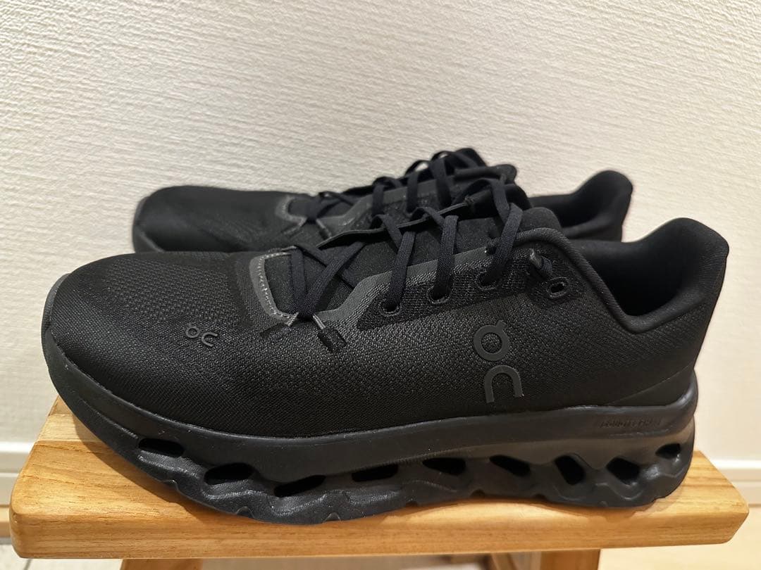 On オン Cloudtilt クラウドティルト 25.5cm ブラック