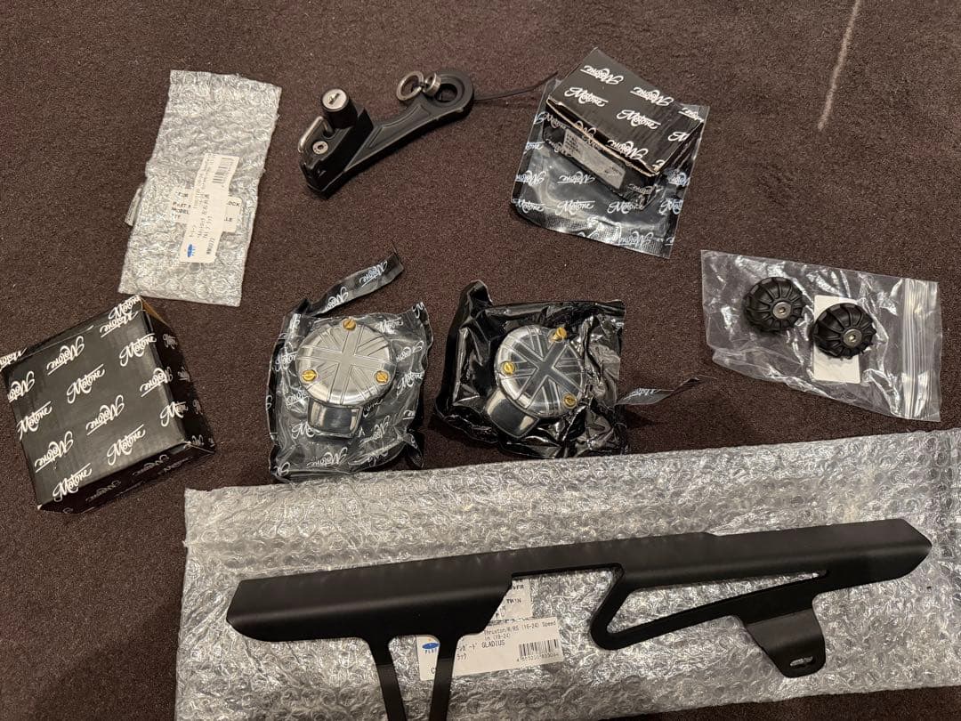 スラクストンR/S等チェーンガードスロットルカバハンドルロック等セットモートーン トライアンフ Thruxton(スラクストン)／R |ハンドル周り|モトパーツ