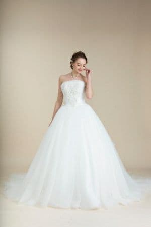 ワタベウェディング】ウェディングドレス AVICA LUANA-1 - メルカリ