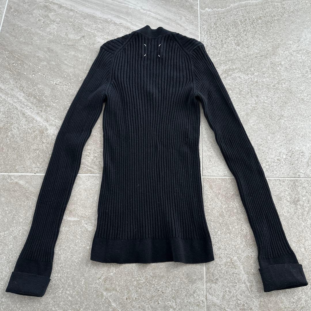 マルジェラ　ブラックリブ編みVネックニットセーター MAISON MARGIELA(メゾン マルジェラ） コンビVネックニット（ニット