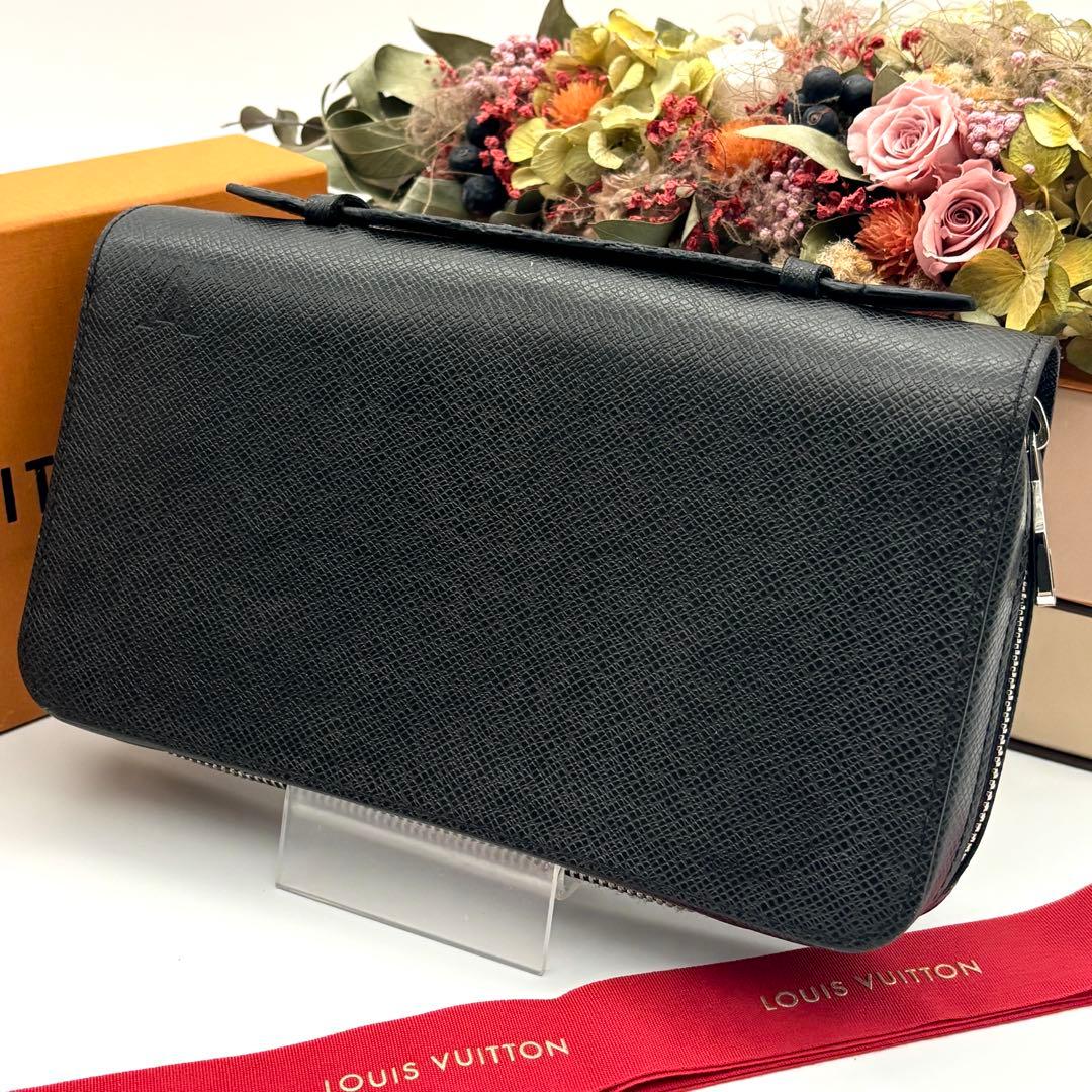 ルイヴィトン タイガ ジッピーXL 黒 財布 大容量 セカンドバッグ